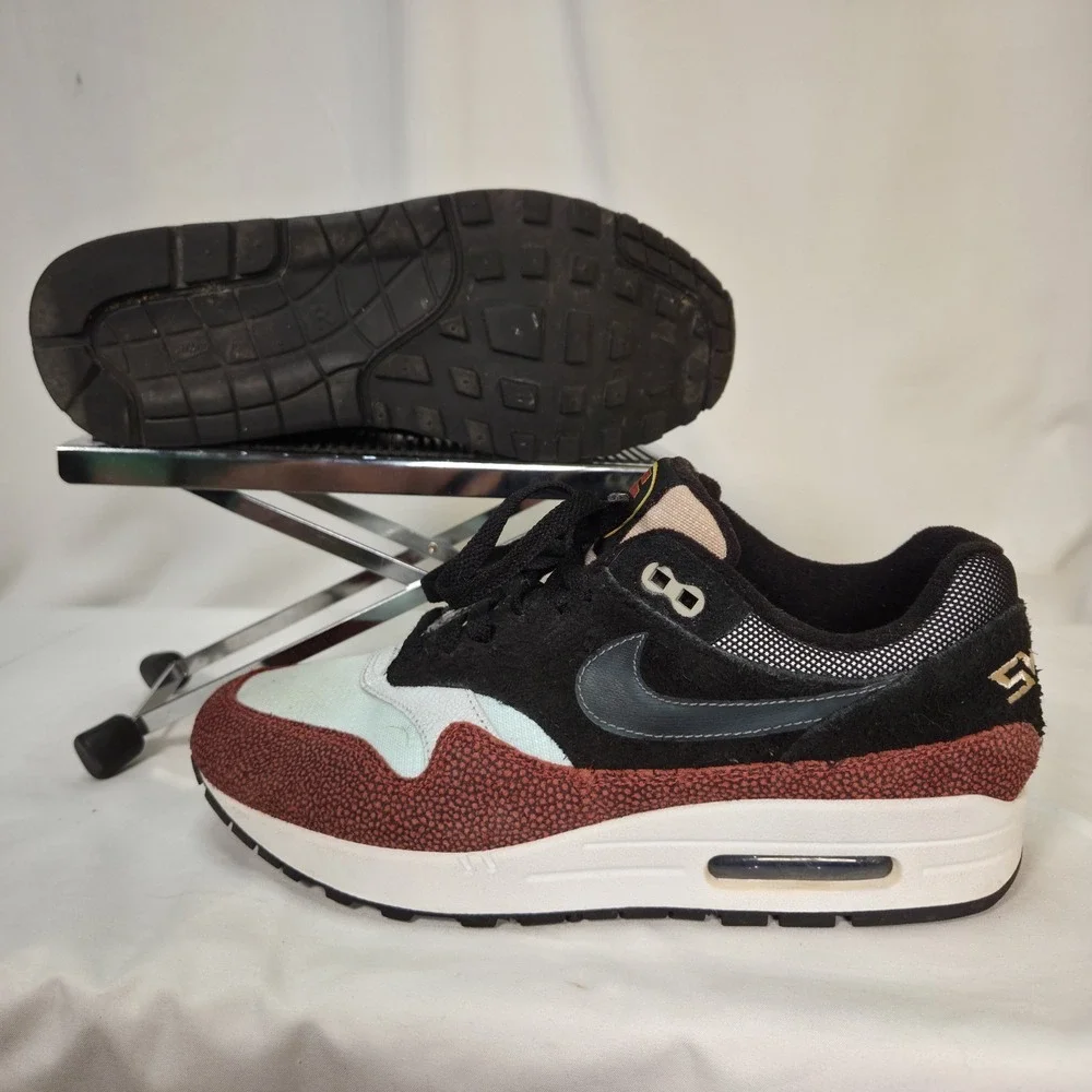 Nike please see